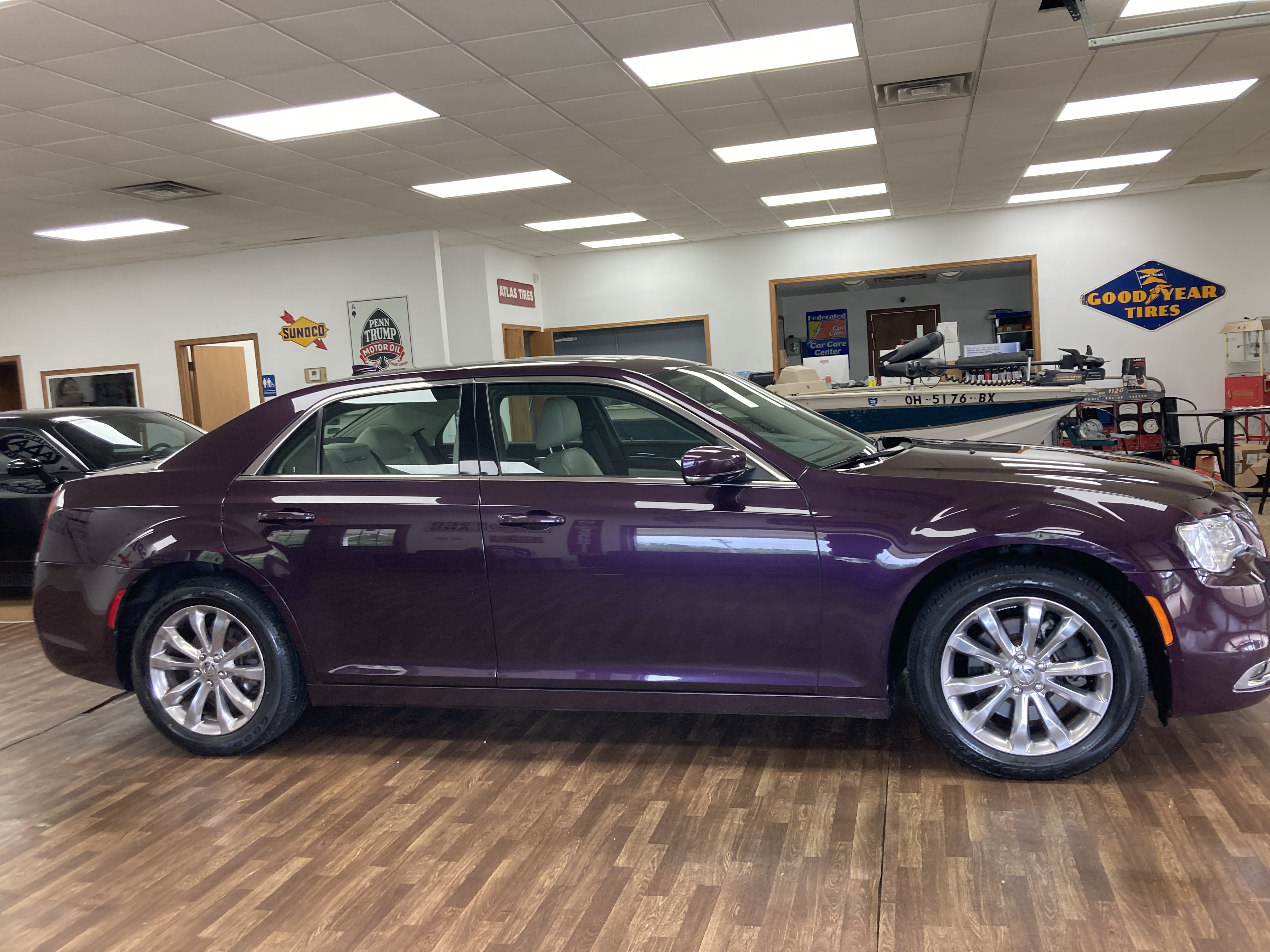 Used 2021 Chrysler 300 Touring L w/ Popular Equipment Group AWD/4WD image 5