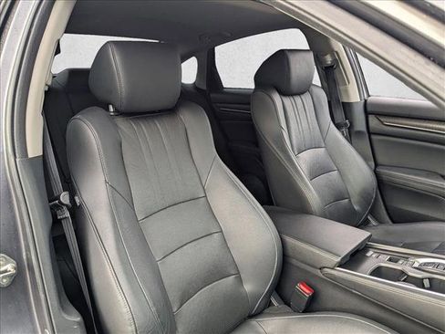 Used 2019 Honda Accord EX-L image 18