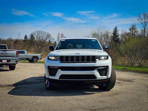 New 2026 Jeep Grand Cherokee L Limited AWD/4WD image 8