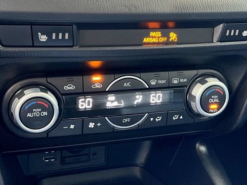 Used 2018 MAZDA MAZDA3 Touring FWD image 21