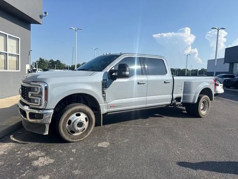 Used 2024 Ford F350 Lariat w/ Lariat Ultimate Package AWD/4WD image 2
