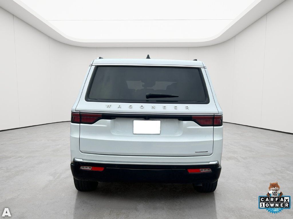 Used 2024 Jeep Wagoneer Series II w/ Flexible Seating Group RWD image 9