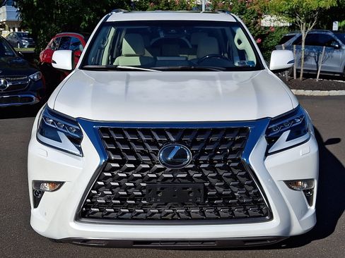 Used 2023 Lexus GX 460 Premium w/ Premium Package AWD/4WD image 2