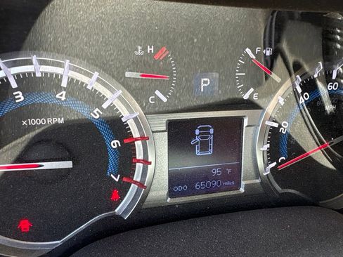 Used 2019 Toyota 4Runner SR5 AWD/4WD image 22