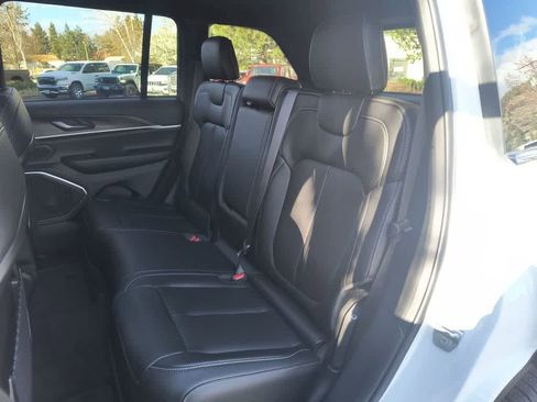 New 2026 Jeep Grand Cherokee Limited AWD/4WD image 23