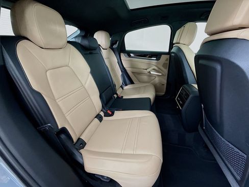 Certified 2025 Porsche Cayenne GTS AWD/4WD image 29