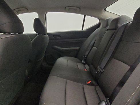 Used 2025 Nissan Altima 2.5 SV FWD image 18