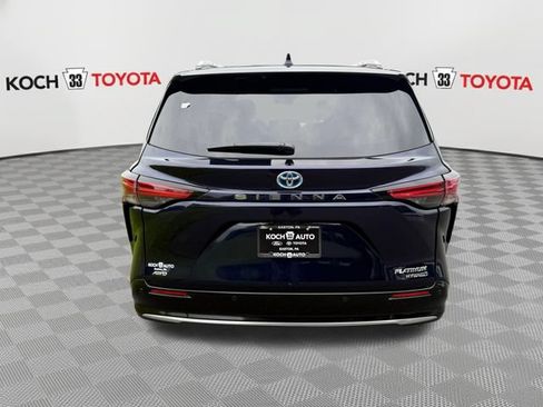 Used 2024 Toyota Sienna Platinum AWD/4WD image 7