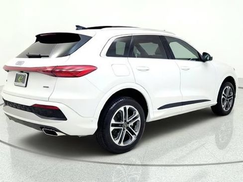 Used 2025 Audi Q5 Premium AWD/4WD image 8