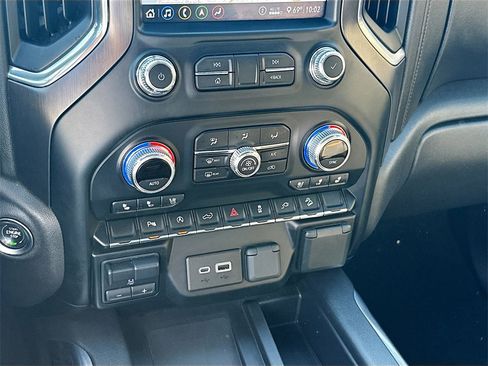 Used 2020 GMC Sierra 1500 AT4 w/ AT4 Premium Package image 17