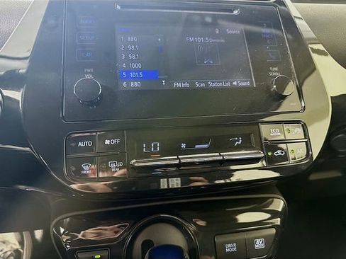 Used 2019 Toyota Prius XLE image 18