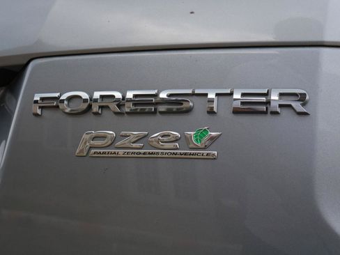 Used 2014 Subaru Forester 2.5i Limited AWD/4WD image 12