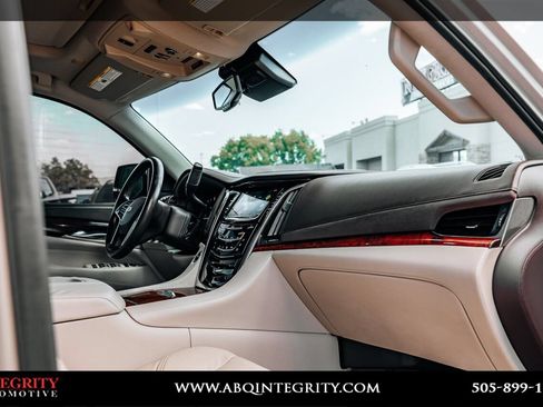 Used 2016 Cadillac Escalade Luxury AWD/4WD image 62