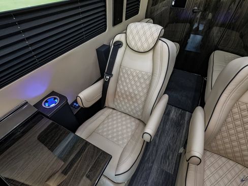 Used 2025 Mercedes-Benz Sprinter 3500 image 88