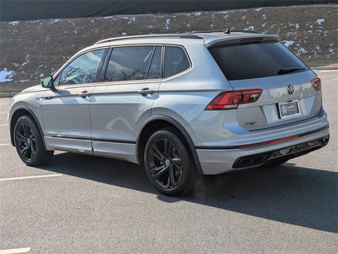 Certified 2023 Volkswagen Tiguan SE R-Line image 6