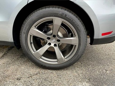 New 2025 Porsche Macan image 16