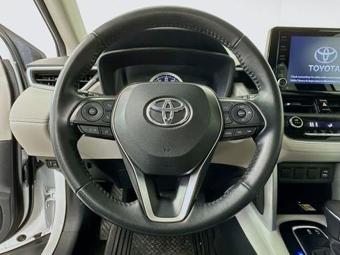 Used 2022 Toyota Corolla Cross LE image 16