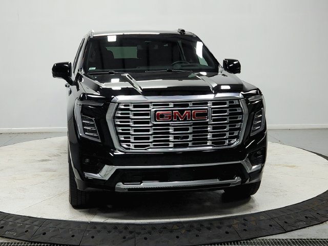 Used 2025 GMC Yukon Denali AWD/4WD image 3