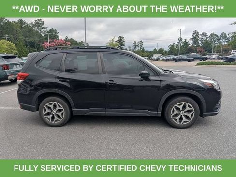Used 2023 Subaru Forester Premium AWD/4WD image 3