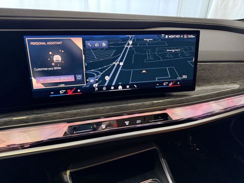 Used 2025 BMW 740i xDrive image 23