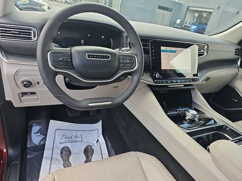 Used 2024 Jeep Wagoneer Series II w/ Flexible Seating Group RWD image 22
