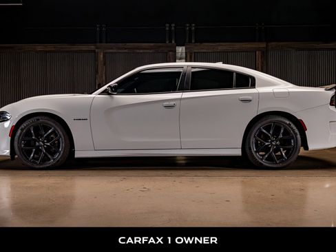 Used 2022 Dodge Charger R/T w/ Blacktop Package RWD image 5
