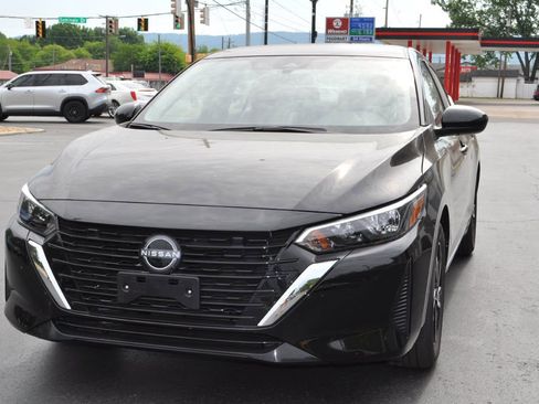 Used 2025 Nissan Sentra SV FWD image 3