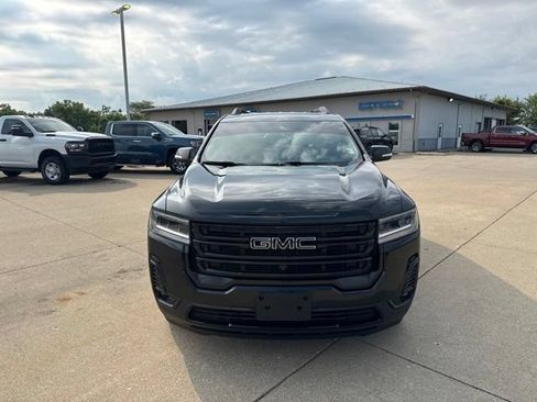 Used 2023 GMC Acadia SLT w/ Elevation Edition FWD image 2