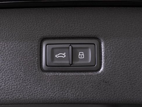 Certified 2025 Audi Q7 3.0T Premium Plus image 18