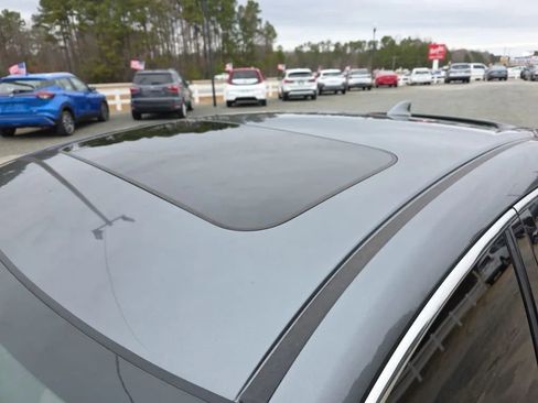 Used 2019 Honda Civic EX image 11