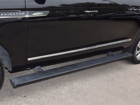 Used 2024 Lincoln Navigator L 4WD image 39