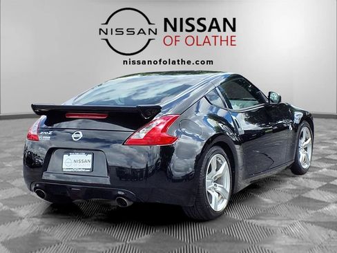 Used 2011 Nissan 370Z Coupe RWD image 27