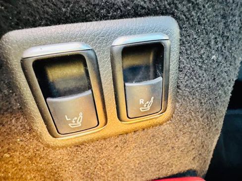 Used 2014 Mercedes-Benz GL 550 4MATIC image 34