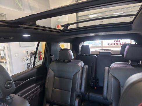 Used 2024 Chevrolet Traverse Z71 image 18