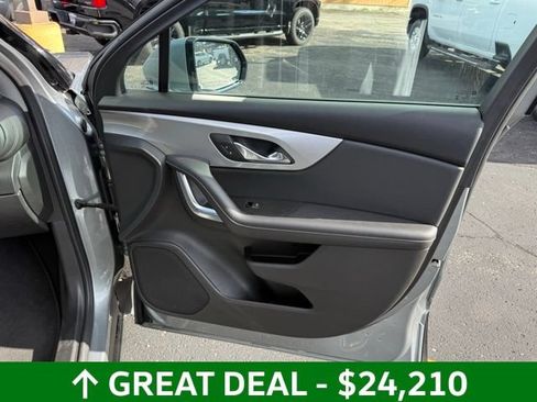 Used 2025 Chevrolet Blazer LT FWD image 25
