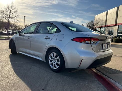 Used 2025 Toyota Corolla LE image 8