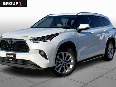 Used 2023 Toyota Highlander Limited
