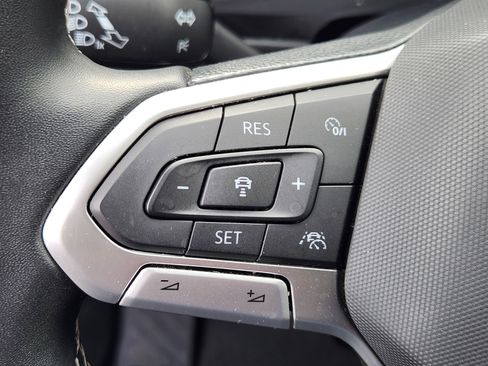 Certified 2022 Volkswagen Tiguan SE w/ Panoramic Sunroof Package image 23