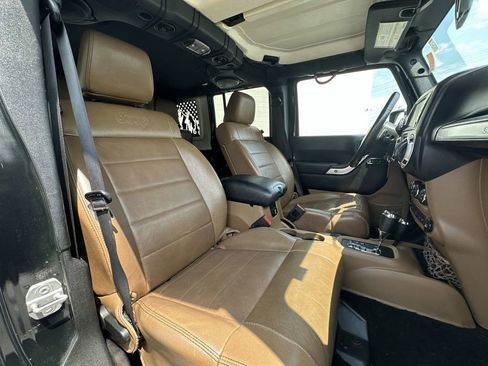 Used 2012 Jeep Wrangler Unlimited Sahara w/ Dual Top Group image 28