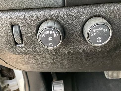 Used 2022 Chevrolet Colorado Z71 AWD/4WD image 23