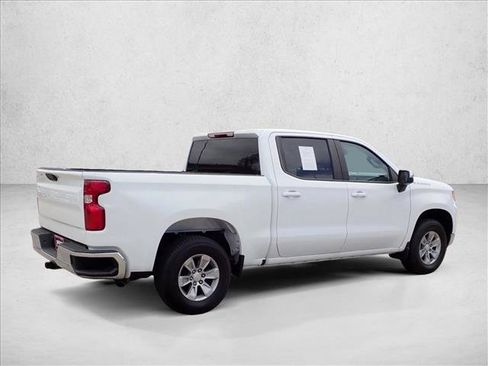 Used 2022 Chevrolet Silverado 1500 LT AWD/4WD image 4