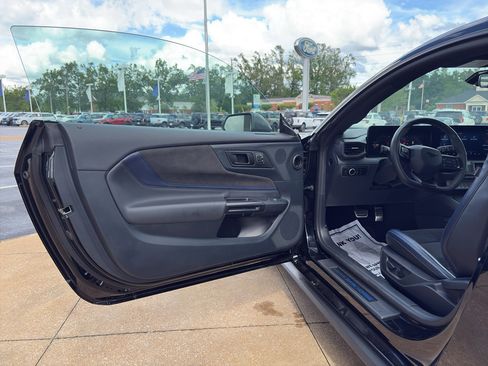 Used 2024 Ford Mustang Dark Horse RWD image 18
