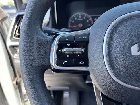 Certified 2022 Kia Sorento LX FWD image 25