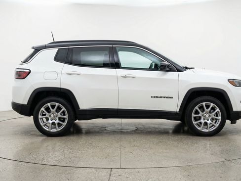 Used 2025 Jeep Compass Limited AWD/4WD image 11