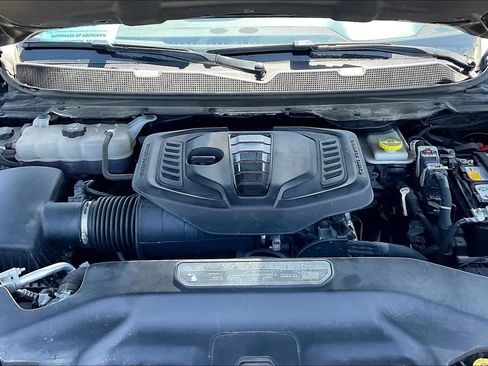 Used 2024 Jeep Wagoneer L Series II w/ Flexible Seating Group AWD/4WD image 34