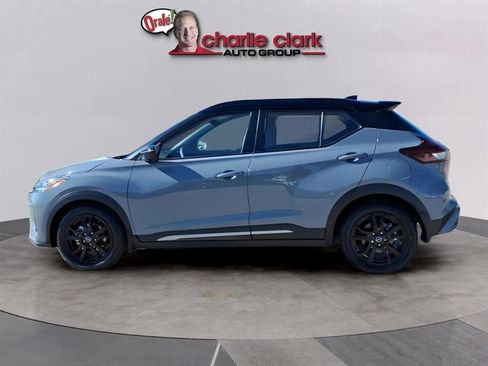 Used 2024 Nissan Kicks SR image 2