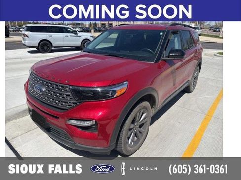 Certified 2023 Ford Explorer XLT w/ Equipment Group 202A AWD/4WD image 1