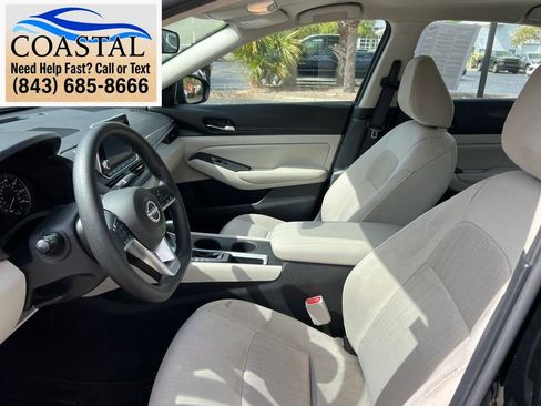 Used 2025 Nissan Altima 2.5 SV FWD image 9