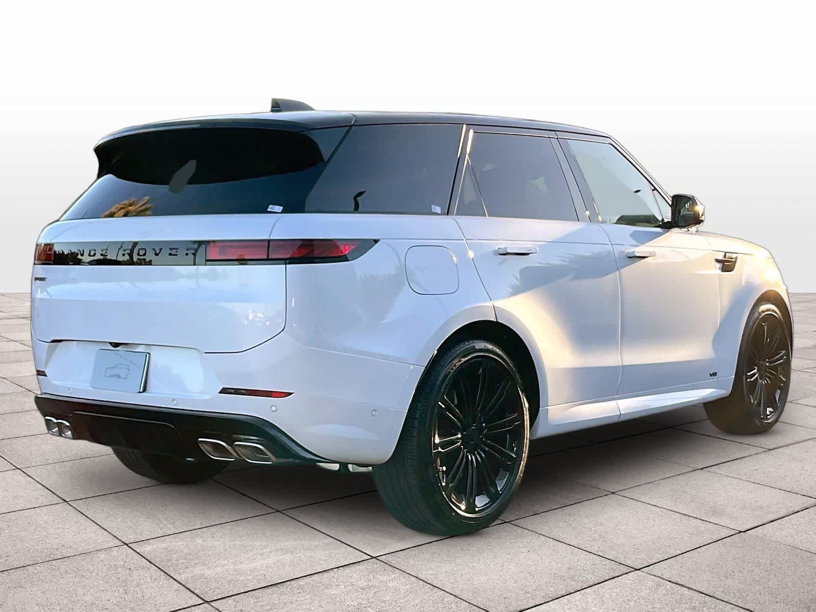 New 2026 Land Rover Range Rover Sport Dynamic SE AWD/4WD image 4
