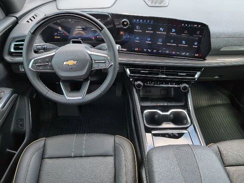 New 2026 Chevrolet Traverse High Country w/ LPO, Floor Liner Package image 4